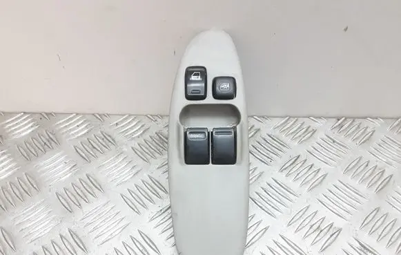 Nissan Almera N16 Electric window control switch 80961