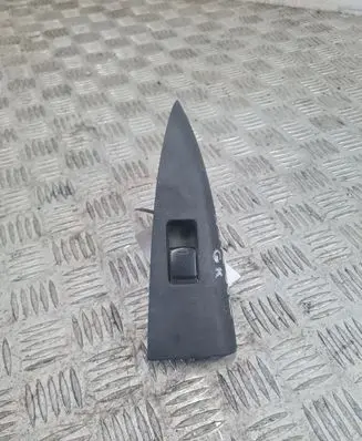 Nissan Note (E11) Electric window control switch