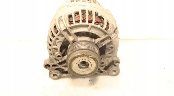 Volkswagen PASSAT B5.5 Generator/alternator F00M144153