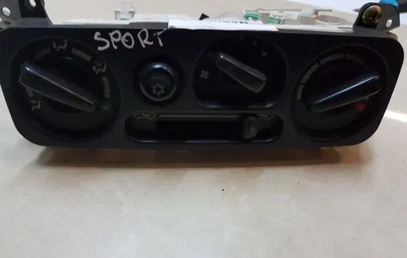 Mitsubishi Pajero Sport I Climate control unit MR360556