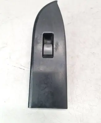 Suzuki Grand Vitara II Electric window control switch 8371765J1