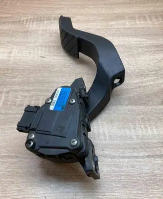 Volkswagen PASSAT B5.5 Accelerator throttle pedal 8D1723523N 6PV008376