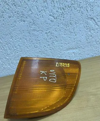Mercedes-Benz Vito Viano W638 Front indicator light 6388200021 D7235