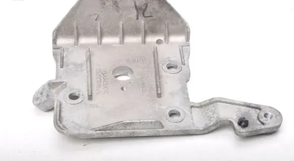 Volvo XC90 Engine mount bracket 31367130