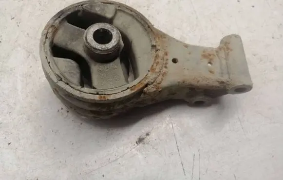 Opel Signum Engine mount bracket