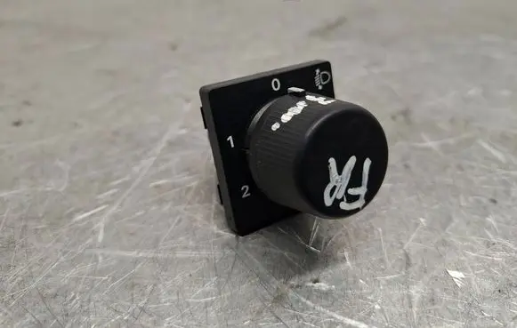 Opel Frontera A Headlight level height control switch 91145061