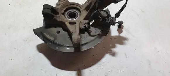 Front wheel hub