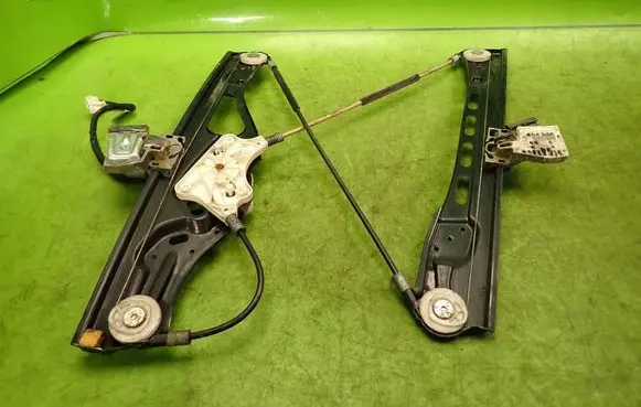 Mercedes-Benz E W211 Front door window regulator with motor A2118202942