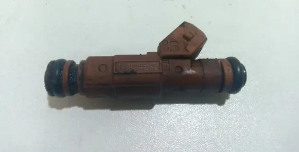 Volvo S40, V40 Fuel injector 0280155831 9186340