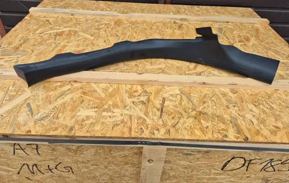 Audi A5 8T 8F Rear sill trim cover 8T8867768A