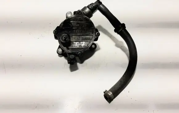 Volvo XC70 Vacuum pump 08699237