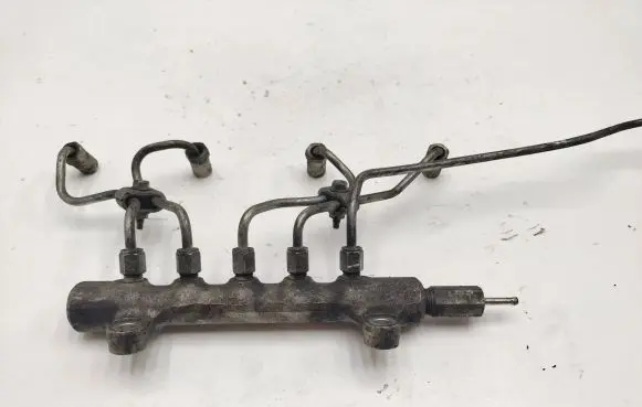 Toyota Avensis T250 Fuel main line pipe