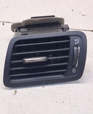 Volkswagen PASSAT B6 Dashboard side air vent grill/cover trim 05703001 3C1819701
