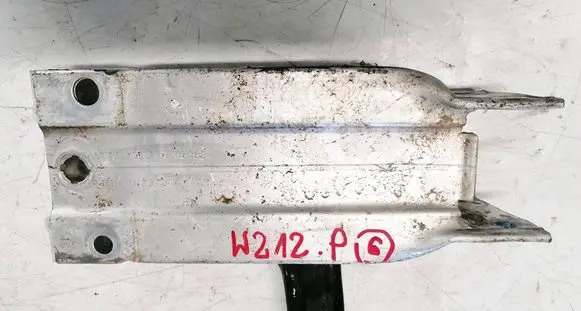 Mercedes-Benz E W212 Front bumper shock/impact absorber A2126200695 CH8370 ZGS06Q03