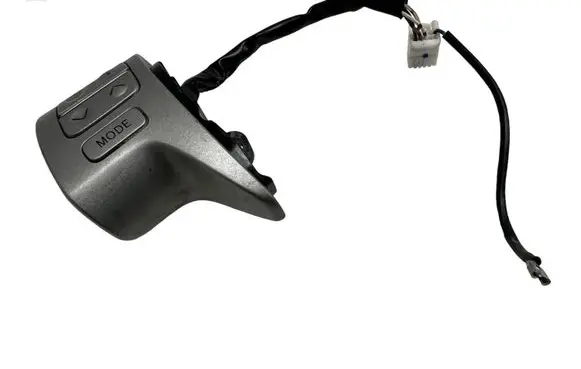 Toyota Auris 150 Steering wheel buttons/switches 