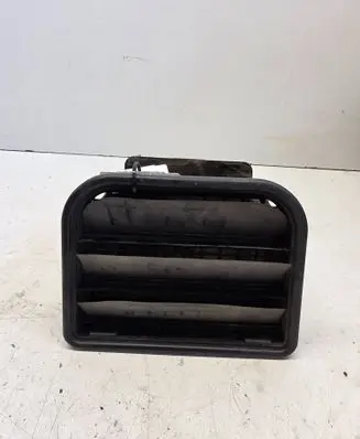 Volvo V70 Quarter panel pressure vent 9166092