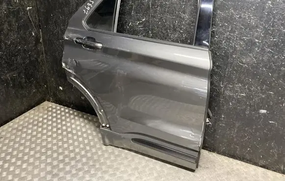 Ford Explorer VI Rear door 