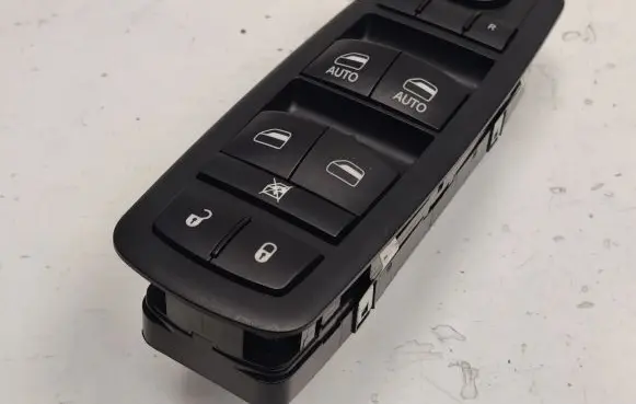 Chrysler Pacifica Electric window control switch 68262253AC