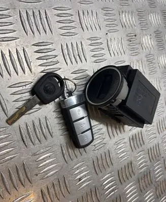 Volkswagen PASSAT B6 Ignition lock contact 3C0905843