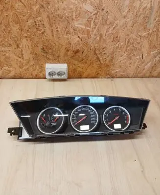 Nissan Primera Speedometer (instrument cluster) AV602 5927536