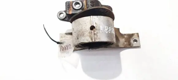 Nissan Quest Engine mount bracket 112118j100 11211-8j100