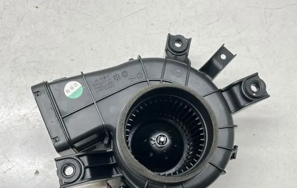 KIA Optima Hybrid/electric vehicle battery fan 37580