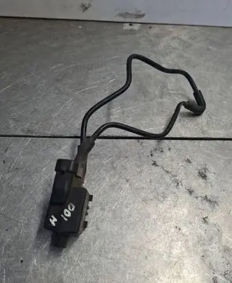Intake resonator