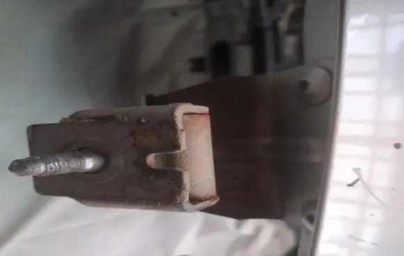Peugeot 307 Tailgate/trunk/boot hinge