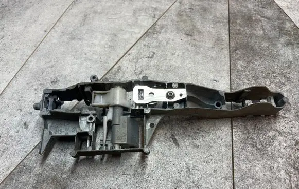 Citroen C4 Grand Picasso Front door exterior handle/bracket 