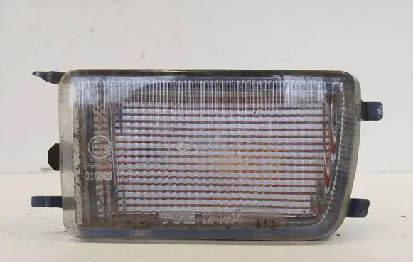 Volkswagen Golf III Front indicator light 010393