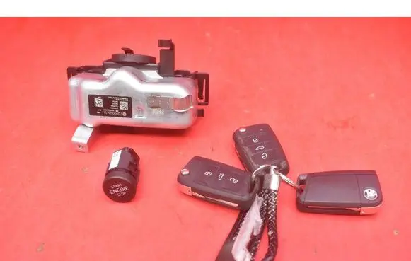 Skoda Octavia 985 Ignition lock 6V0905217