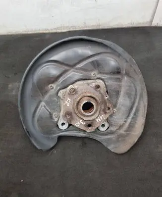 Rear wheel hub