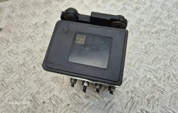 Skoda Octavia Mk3 (5E) ABS Pump 3Q0907379T 3Q0614517T