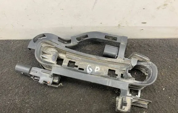 Audi A6 S6 C6 4F Rear door exterior handle/bracket 8H0959985B