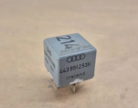 Audi A6 S6 C4 4A Other relay 443951253K