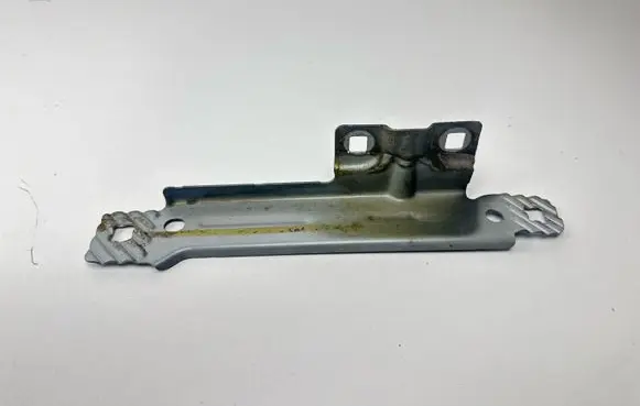 Mercedes-Benz S W222 Fender mounting bracket A2228811314