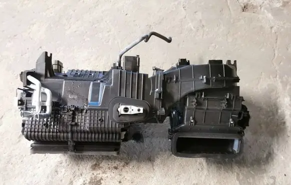 Subaru Outback (BS) Heater blower radiator