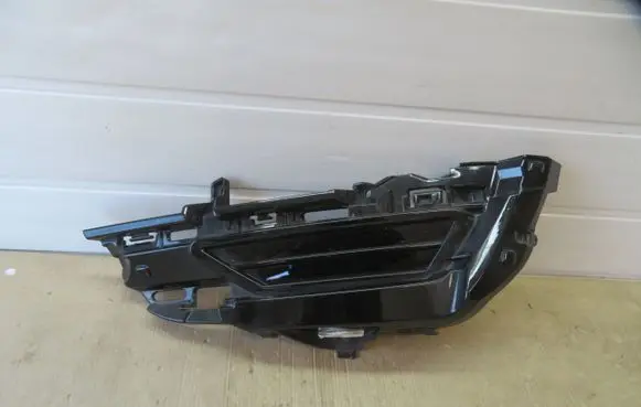 Volvo XC60 Front bumper lower grill 32234967
