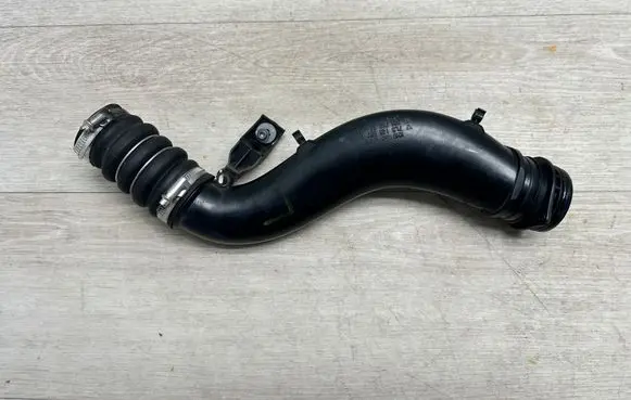 Porsche Cayenne (92A) Intercooler hose/pipe 7L5145957A 76579833 7l5145832b