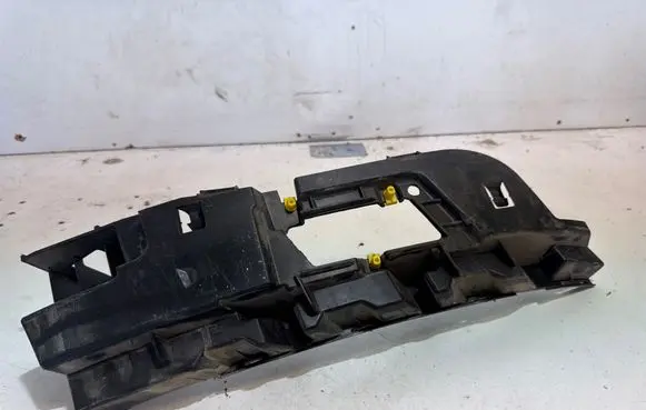 Jaguar F-Pace Front bumper mounting bracket HK8M17C862AA K8317C862AA