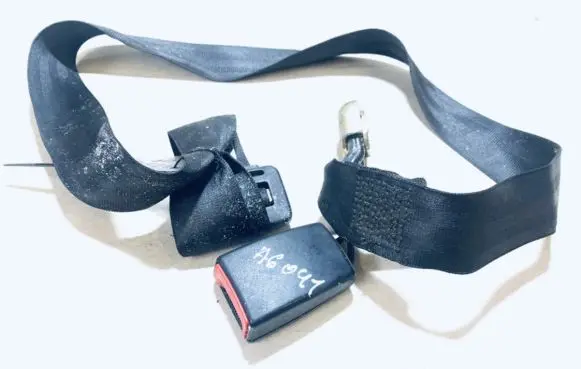 Audi A3 S3 8L Middle seatbelt (rear) 8L0857713 560290902a