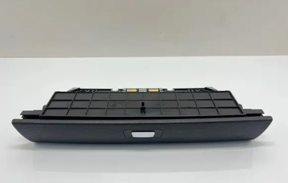 BMW 5 GT F07 Glove box 9199118 07112011 502366