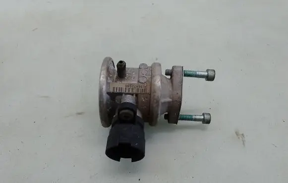 Volkswagen New Beetle EGR valve 037131351C