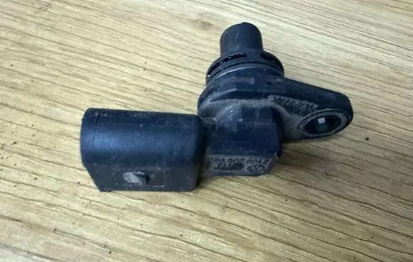Volkswagen Polo Camshaft position sensor 036907601E