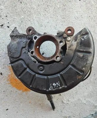 Audi Q3 8U Front wheel hub