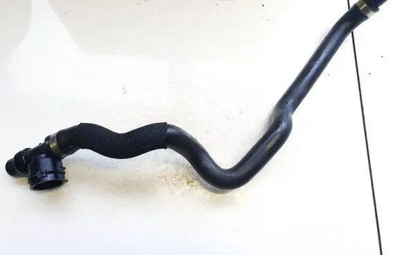 Mercedes-Benz EQB Engine coolant pipe/hose