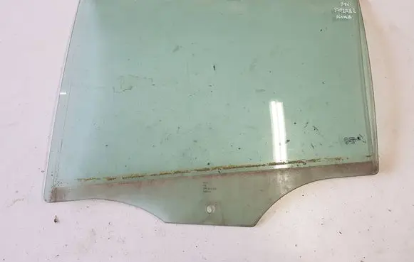 Skoda Superb B6 (3T) Rear door window glass 