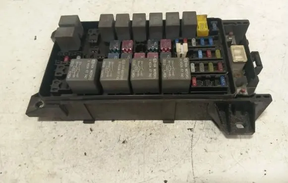 KIA Sorento Fuse module 911603E040 10031218015 BE040031118009