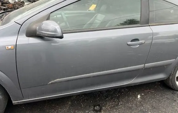 Opel Astra H Front door 
