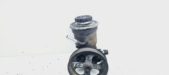 Toyota Corolla Verso AR10 Power steering pump